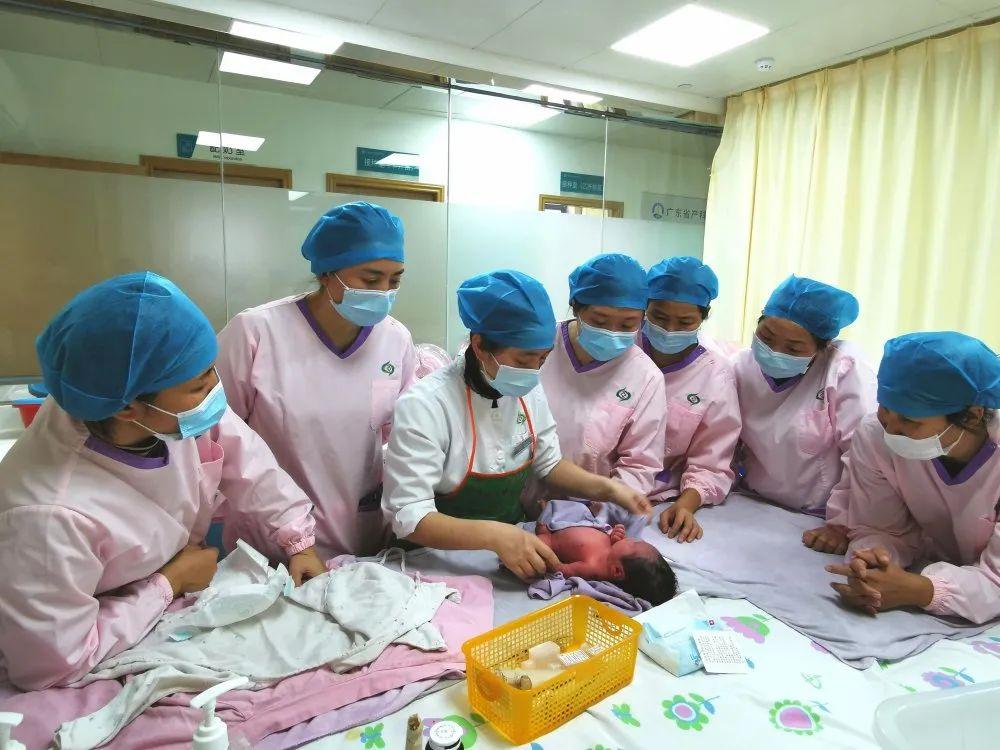 祥云县妇婴监护型护送